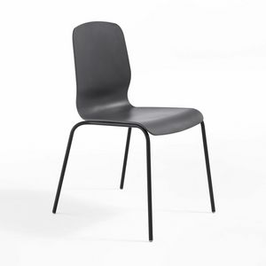 Glamour, Chair with an essential design