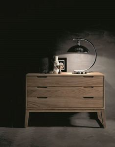 Clover chest of drawers, Chest of drawers in wood with a sophisticated design