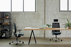 Omnia White 01 PT, Office chair with elegant white structure