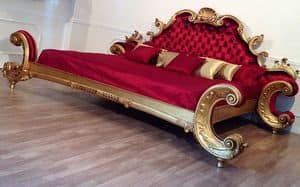 Art. Alexander bed, Hand finished bed, quilted velvet, Luxury room