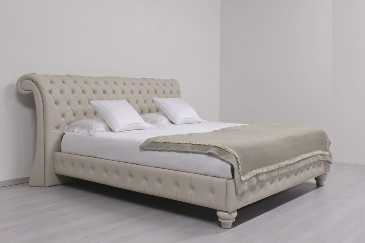CHESTERFIELD LUXURY HEADBOARDS, A ROYAL FURNITURE