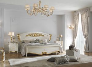 Fenice Art. 1301 - 1303, Classic bed with gold decorations