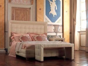 Tiepolo bench, Bench in classic style, pleated finish