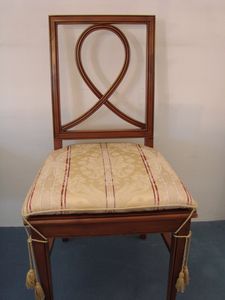 Art. 121, Dining chair with padded seat