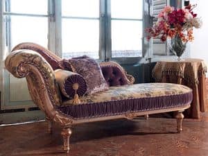 Arianna, Carved chaise longue, lacquered decap finish