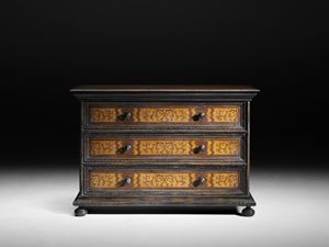 Art. 671 chest of drawers, Chest of drawers with bun feet, walnut wood