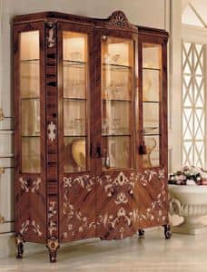 7514, 3 doors display cabinet, for environments in classic style