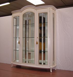 Hilton showcase 3 doors, Classic showcase, ivory lacquered finish