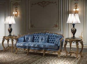 Art. SE-303 Eighteenth century Sofa, Sofa carved and gilded by hand, covered with silk