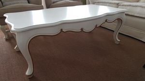 3500 Coffee table, White lacquered coffee table, in classic style