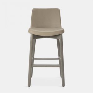 Bull stool, Stool with a rounded and enveloping shape
