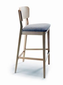 Met SG, Wooden stool perfect for embellishing restaurants and hotels