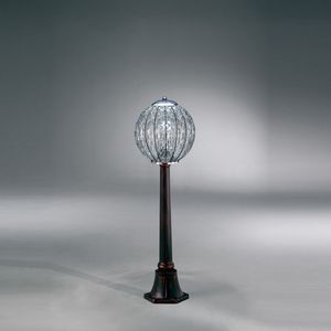 Sfera Ep355-110, Lamp post with sphere diffuser