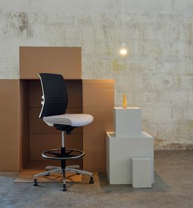 Omnia White Plus Stool 02, Office reception stool