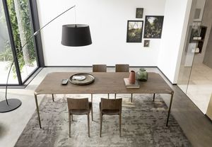 Lio, Table with slender lines, iron legs and wooden top