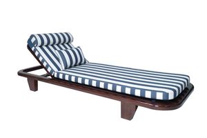 Peninsula 0576, Teak sunbed with removable cushions