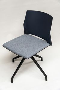 TREK 039X, Swivel chair with upholstered seat