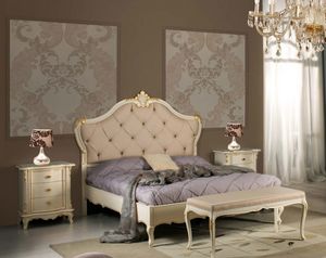 Art. 3802, Elegant bed with handcrafted carvings
