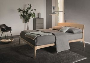 Nice, Refined bed in European solid oak